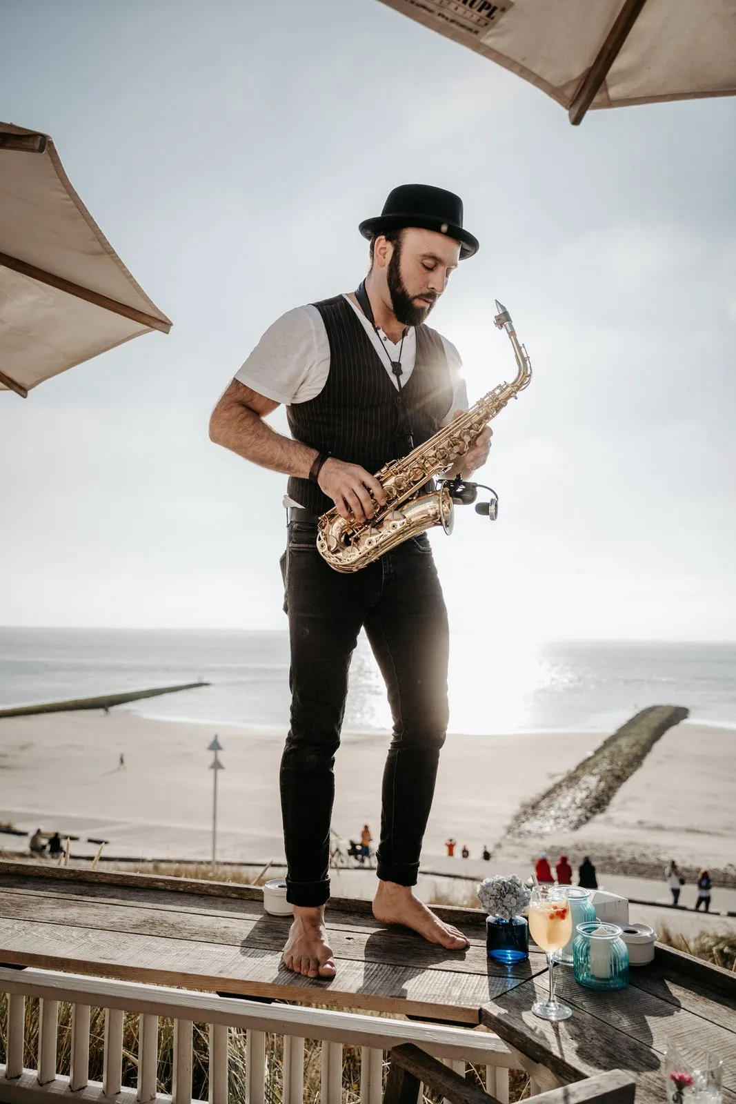 Chris Kawa beim Lounge-Saxophon zum Sonnenuntergang